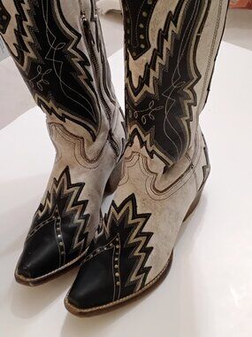 Laredo Women's Shawnee White & Black Western Boots Style 52460 - Size 6.5 M
